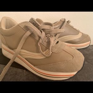 Victory platform shoe. Size 9